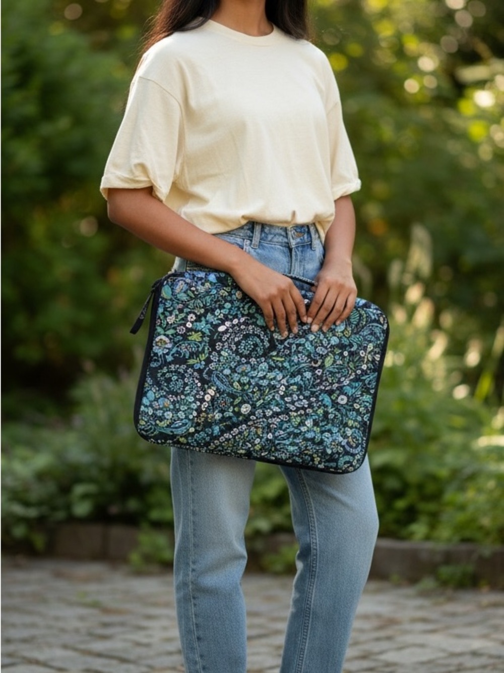 Vera Bradley Tech Travel Organizer Zip Around Case Navy Plant Print NWT - Picture 4 of 8